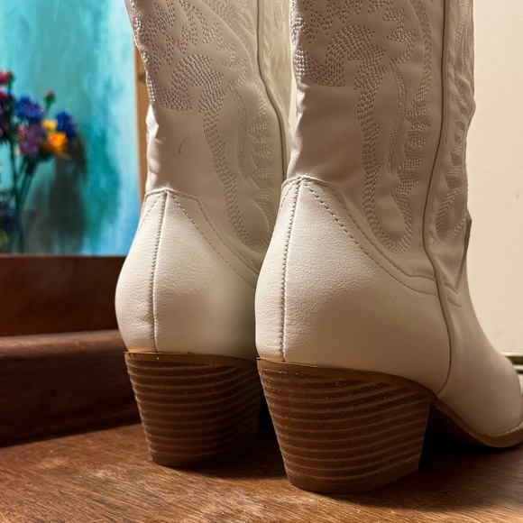 Altar'd State White Cowboy Cowgirl Western Heeled Boots - Picture 6 of 8